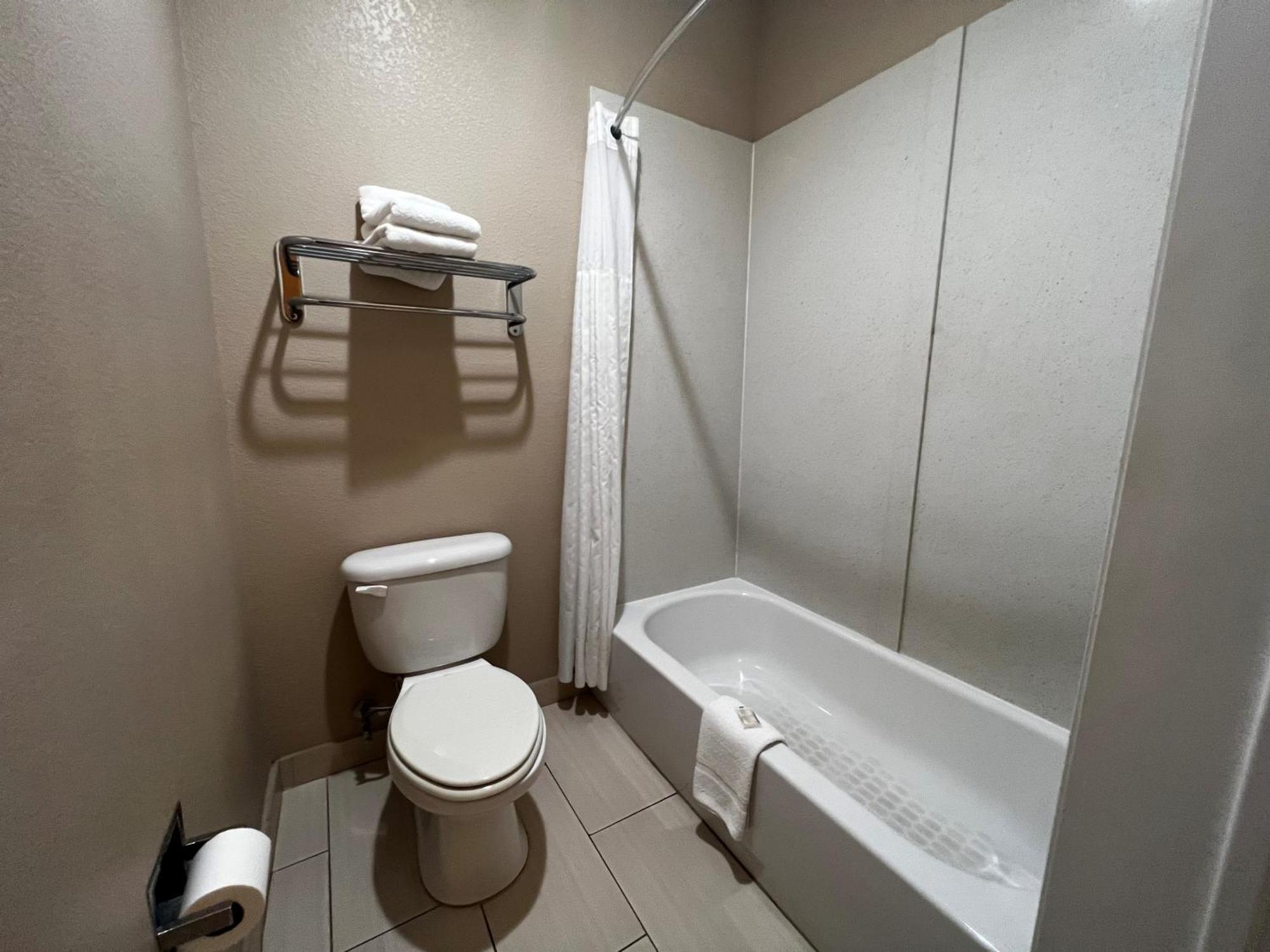 Super 8 By Wyndham Center Motel Dış mekan fotoğraf